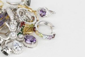 Comment nettoyer efficacement les bijoux avec bac à ultrasons?